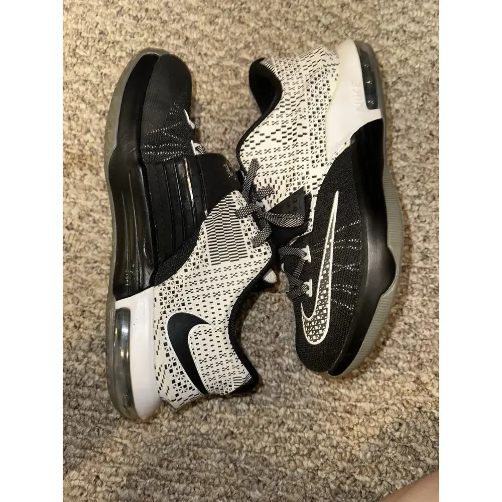 Nike KD ‘BHM’ Unisex Kids Basketball Low Top Lace-Up Sneakers Black/White 6.5